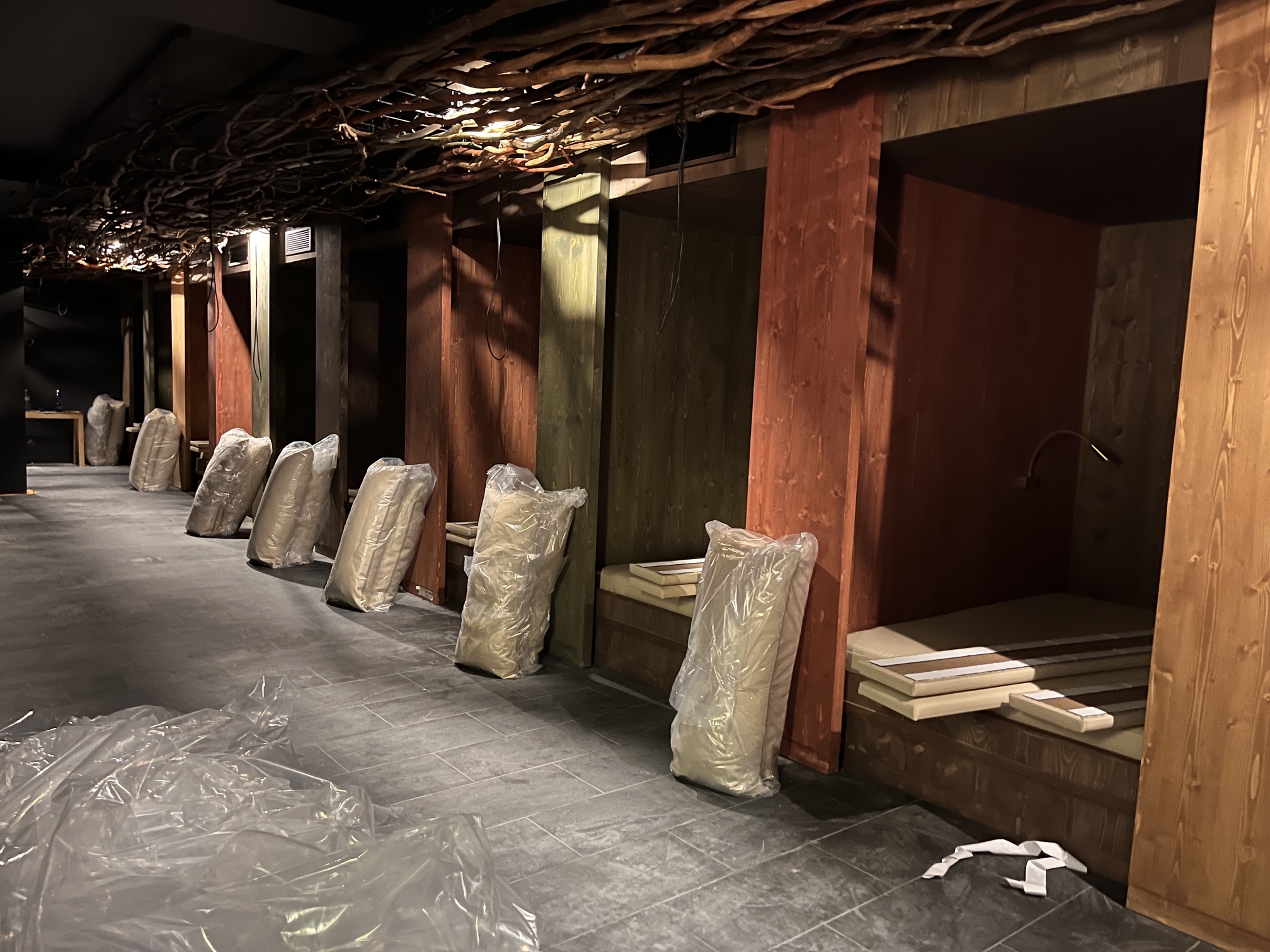 infinit-maximus-brno-relax-zona-pod-povrchem-instalace